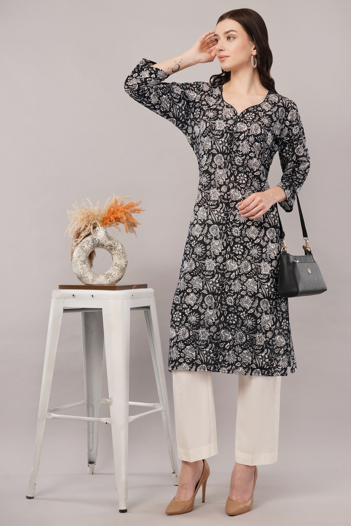 Elegant Floral Cotton Kurta, 3/4 Sleeve, Black and White Elegant Floral Cotton Kurta, 3/4 Sleeve, Black and White