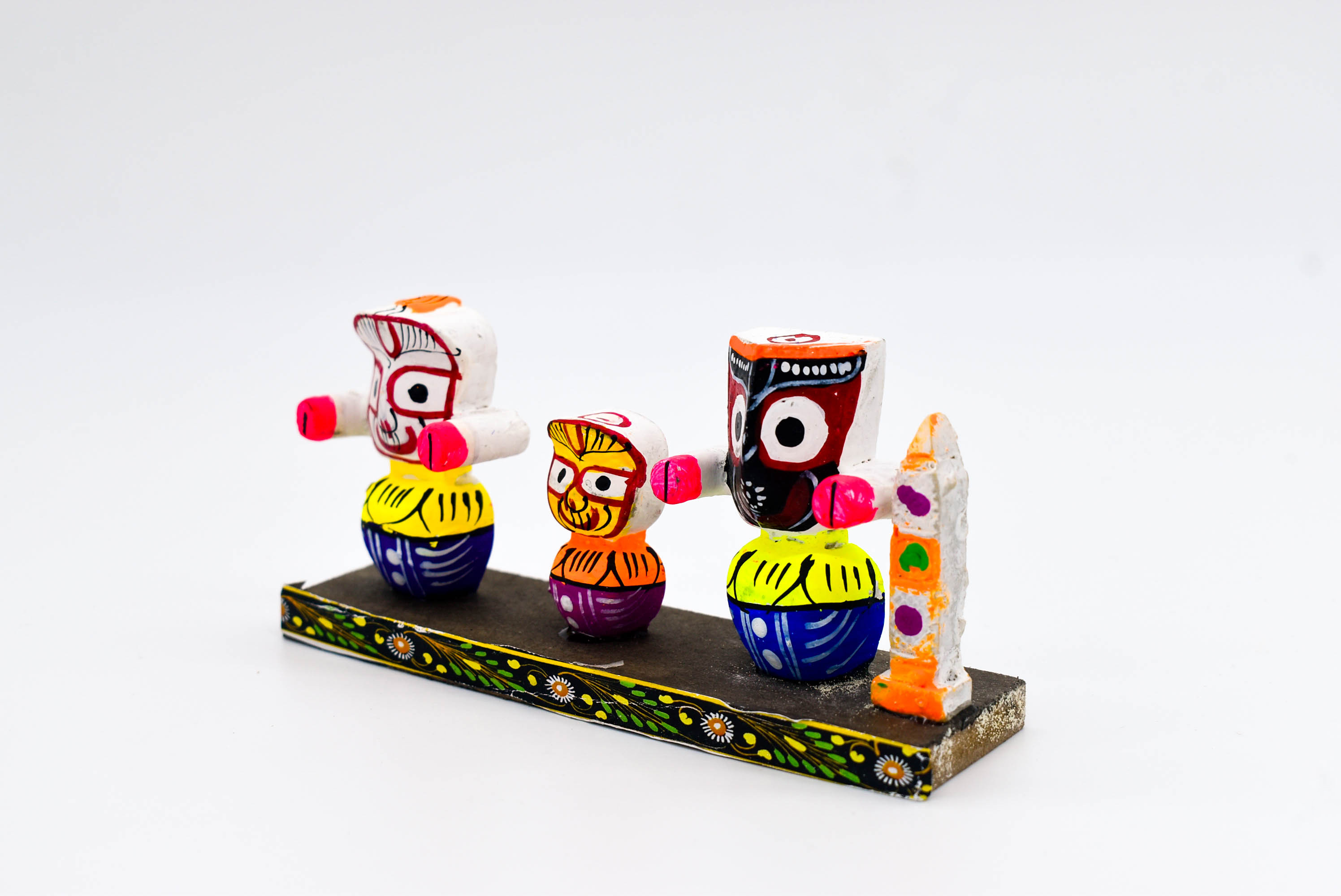 Traditional Handcrafted Lord Jagannath Family Idol Set, Wooden Decorative Figurine for Car Dashboard, Table Decor (Dimensions: 13cm x 6.5cm x 3.5cm) Traditional Handcrafted Lord Jagannath Family Idol Set, Wooden Decorative Figurine for Car Dashboard, Table Decor (Dimensions: 13cm x 6.5cm x 3.5cm)