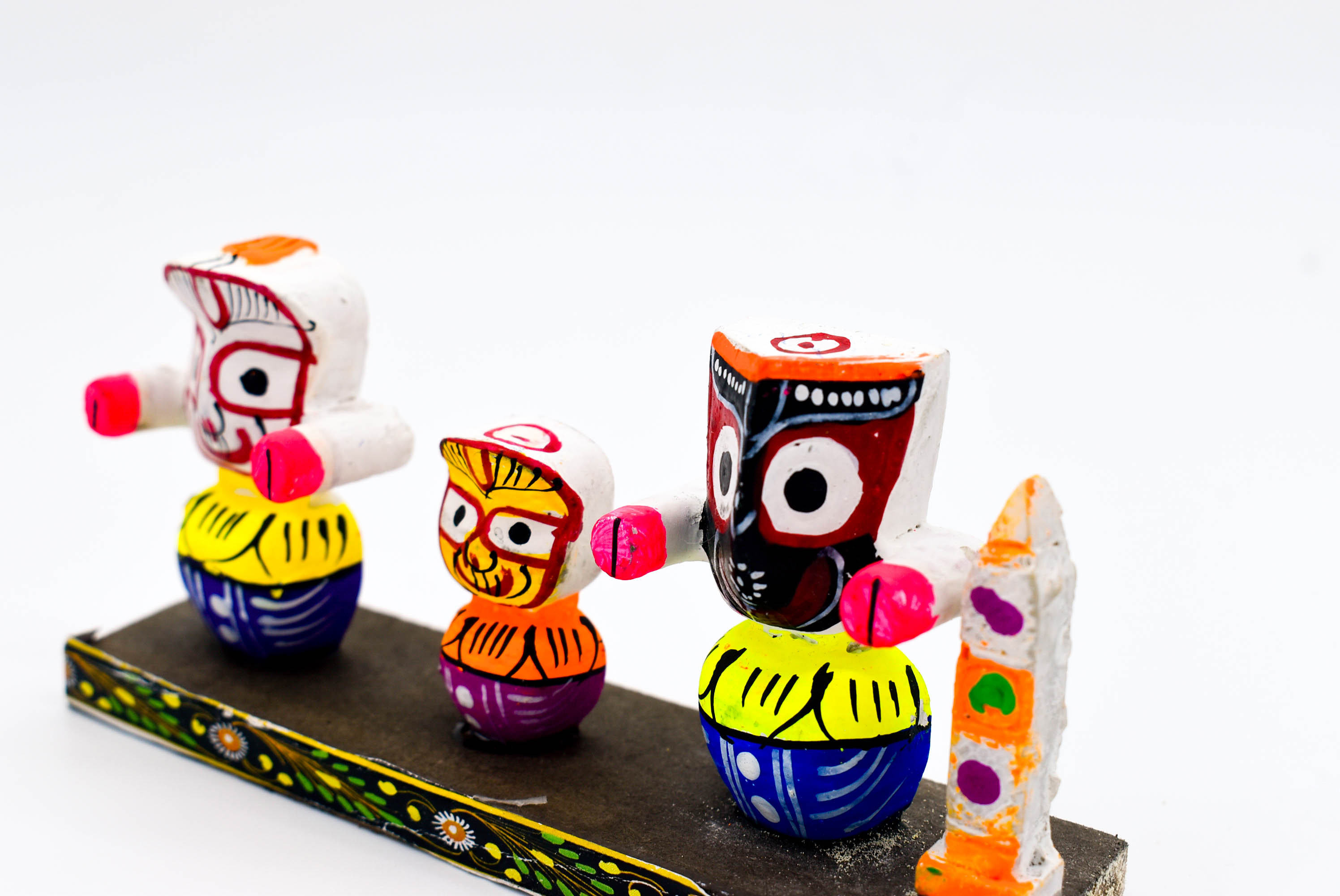 Traditional Handcrafted Lord Jagannath Family Idol Set, Wooden Decorative Figurine for Car Dashboard, Table Decor (Dimensions: 13cm x 6.5cm x 3.5cm) Traditional Handcrafted Lord Jagannath Family Idol Set, Wooden Decorative Figurine for Car Dashboard, Table Decor (Dimensions: 13cm x 6.5cm x 3.5cm)