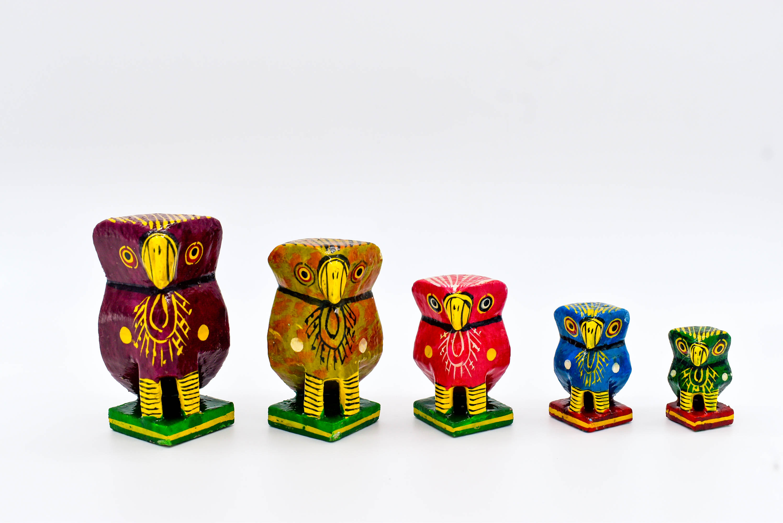 Handcrafted Wooden Owl Family Figurines, Set of 5, Multicoloured, 9 cm to 4 cm Height Handcrafted Wooden Owl Family Figurines, Set of 5, Multicoloured, 9 cm to 4 cm Height