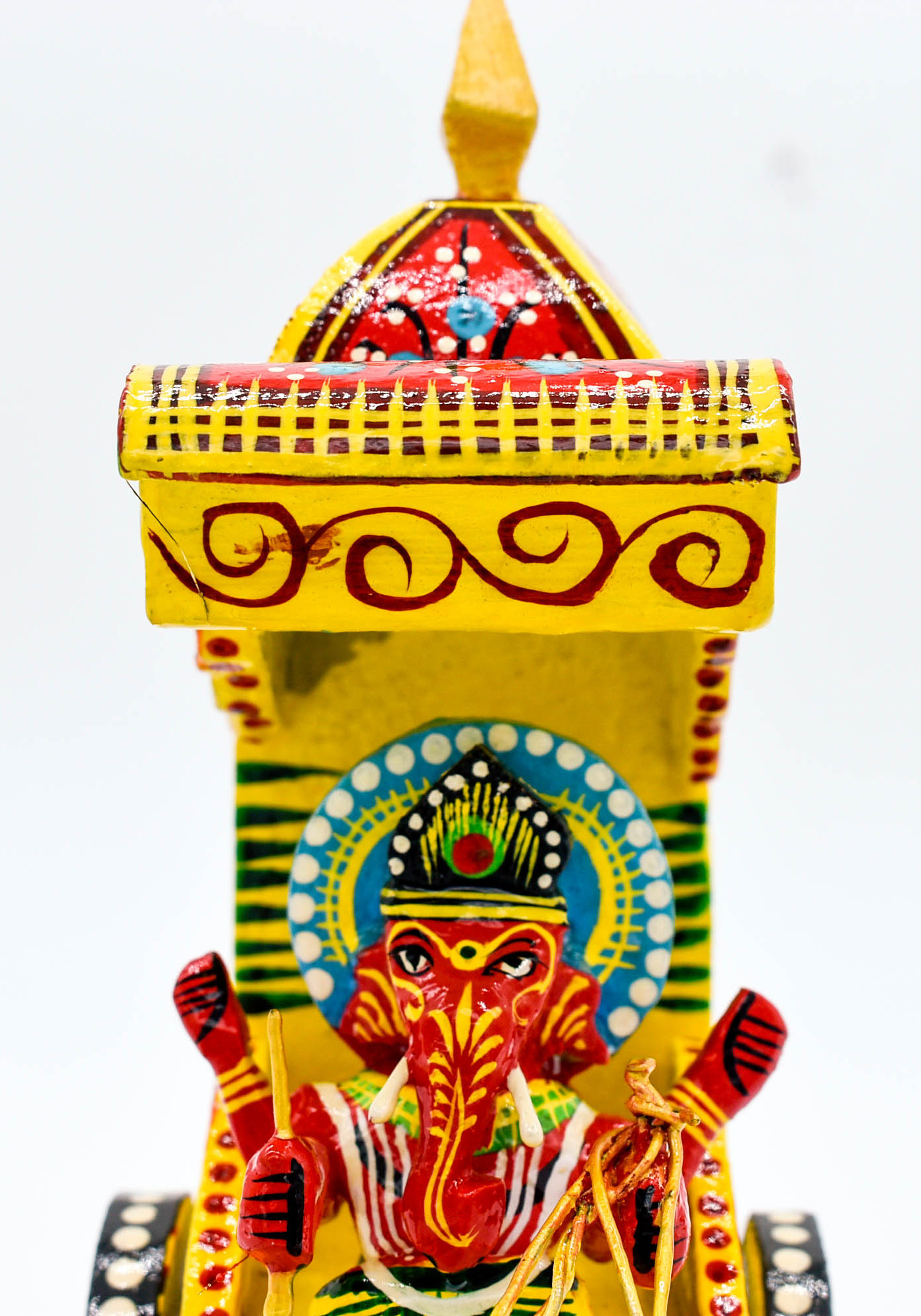 Traditional Handpainted Lord Ganesh Chariot Statue, 17.5 cm Height, Wooden Art Decor Traditional Handpainted Lord Ganesh Chariot Statue, 17.5 cm Height, Wooden Art Decor