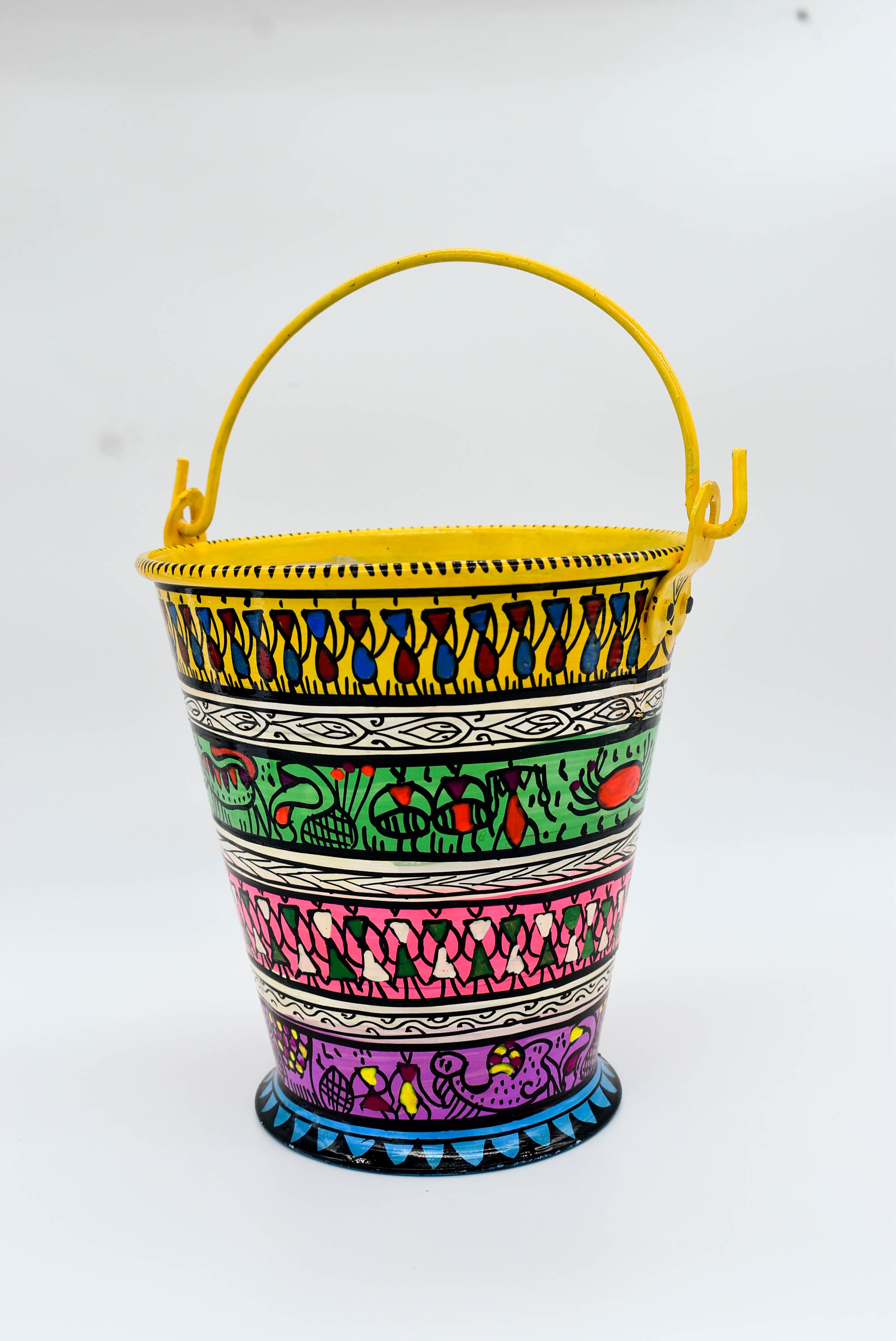 Handpainted Pattchitra Art Bucket/Balti for Decor and Serving Handpainted Pattchitra Art Bucket/Balti for Decor and Serving